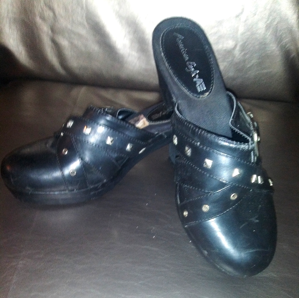Womens Black American eagle slip ons